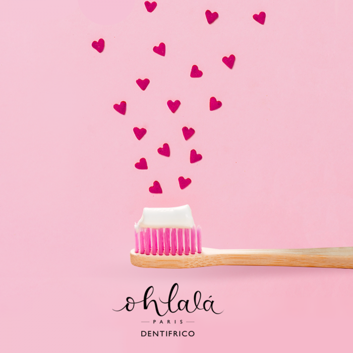 OHLALA PARIS MINI PUTNI SET "RASPBERRY" ( PASTA ZA ZUBE RASPBERRY 15 ML + MINI ČETKICA ZA ZUBE OD BAMBUSA) 